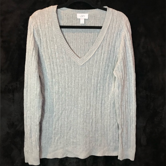 Loft Light Gray Cable Knit Sweater, Soft, Stretch, Sexy V- Neck size L - Picture 2 of 12